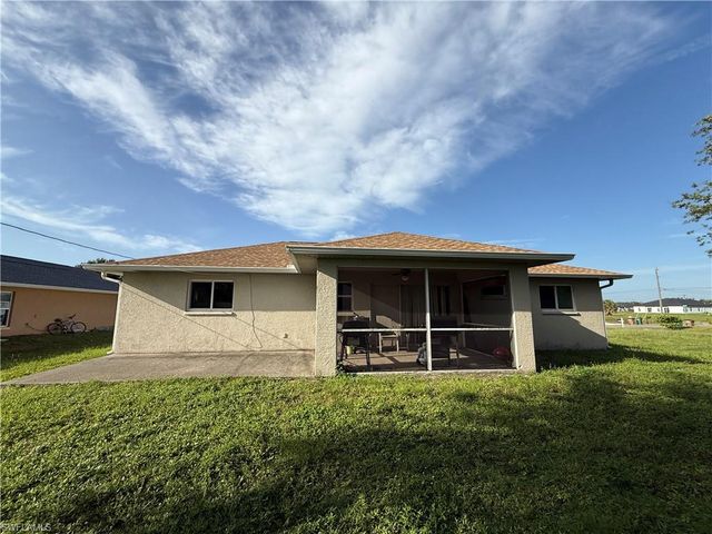 827 NE 17th TER, Cape Coral, FL 33909