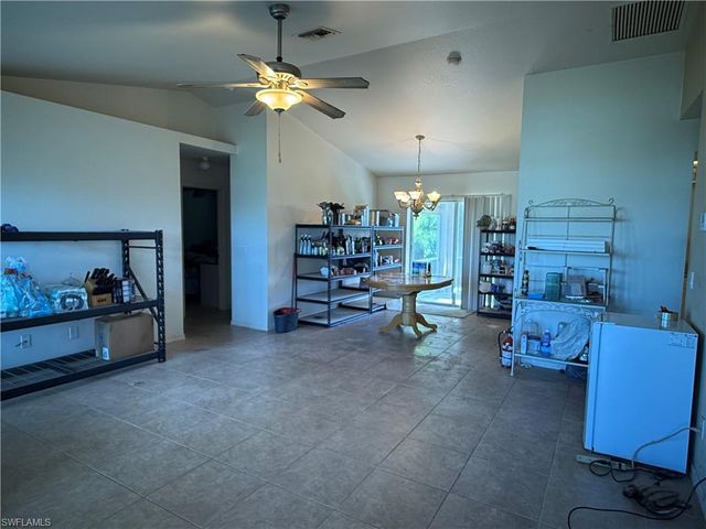 827 NE 17th TER, Cape Coral, FL 33909