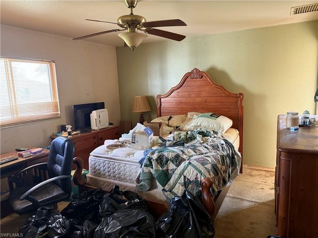 827 NE 17th TER, Cape Coral, FL 33909