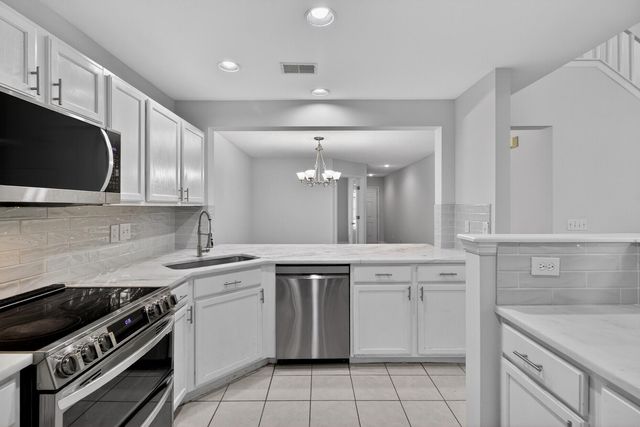 1004 Yellow Hawthorn, Summerville, SC 29483