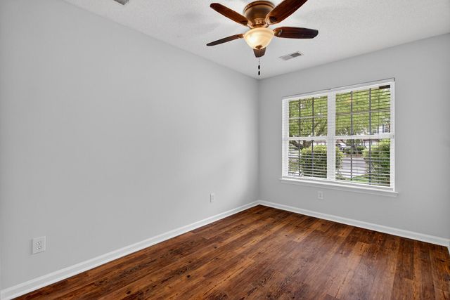 1004 Yellow Hawthorn, Summerville, SC 29483