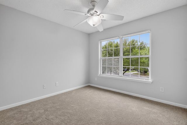 1004 Yellow Hawthorn, Summerville, SC 29483