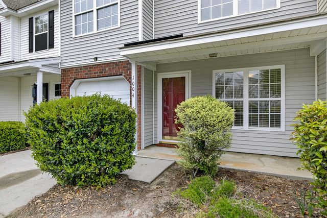 1004 Yellow Hawthorn, Summerville, SC 29483