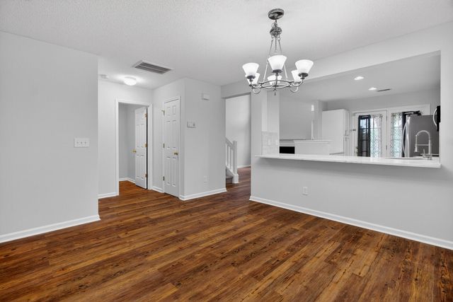 1004 Yellow Hawthorn, Summerville, SC 29483