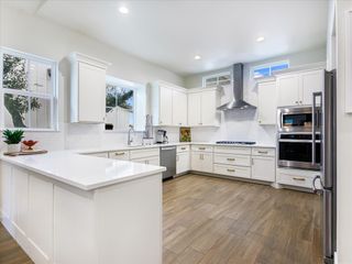 170 Bunker Ranch BLVD 16, Dripping Springs, TX 78620