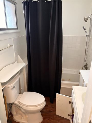 782 Pensacola Avenue, Pontiac, MI 48340