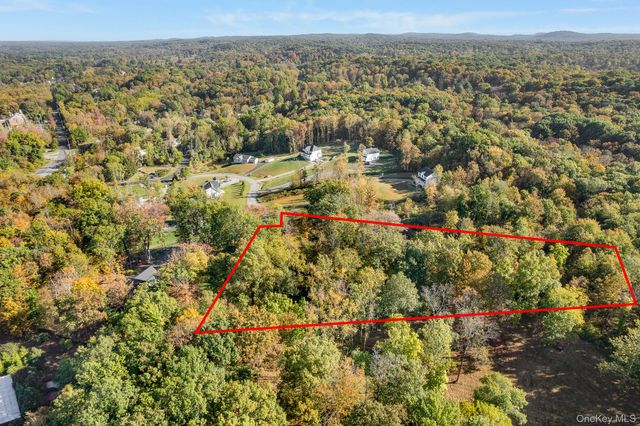 5 Pond View Court, Staatsburg, NY 12580