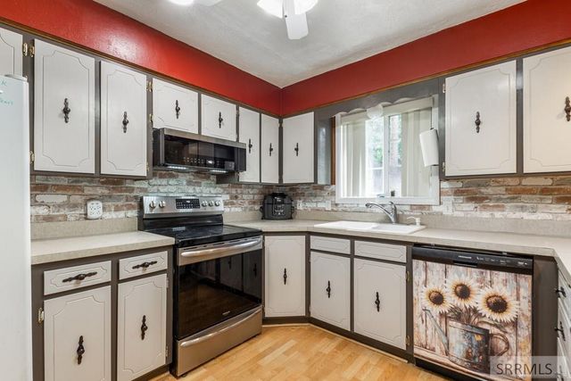 1355 Corinne Avenue, Idaho Falls, ID 83402
