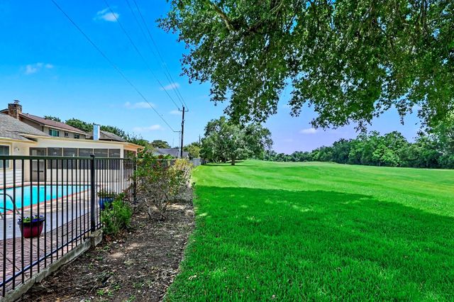 3415 W Creek Club Drive, Missouri City, TX 77459