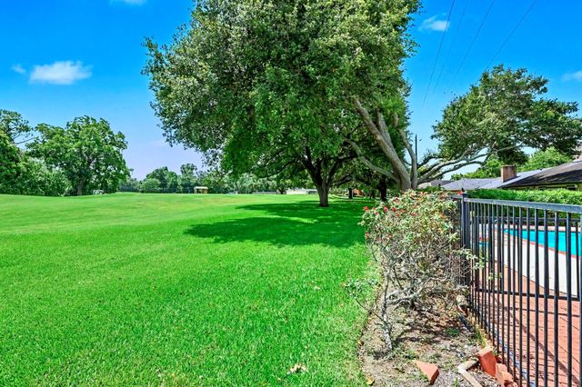 3415 W Creek Club Drive, Missouri City, TX 77459
