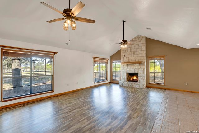 386 County Road 763, Devine, TX 78016