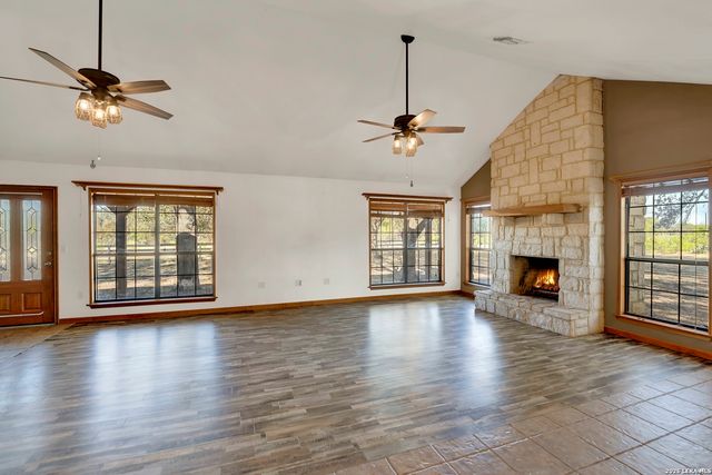 386 County Road 763, Devine, TX 78016