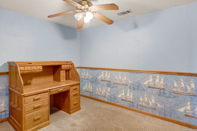 386 County Road 763, Devine, TX 78016