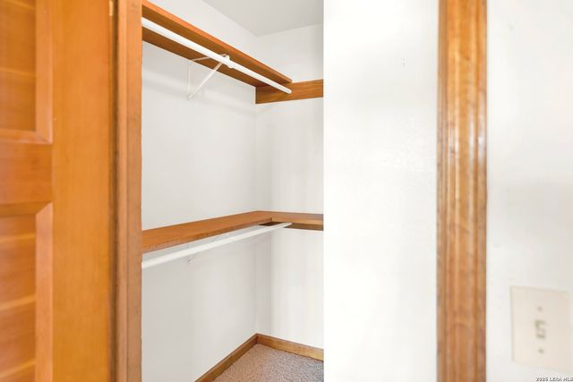 386 County Road 763, Devine, TX 78016