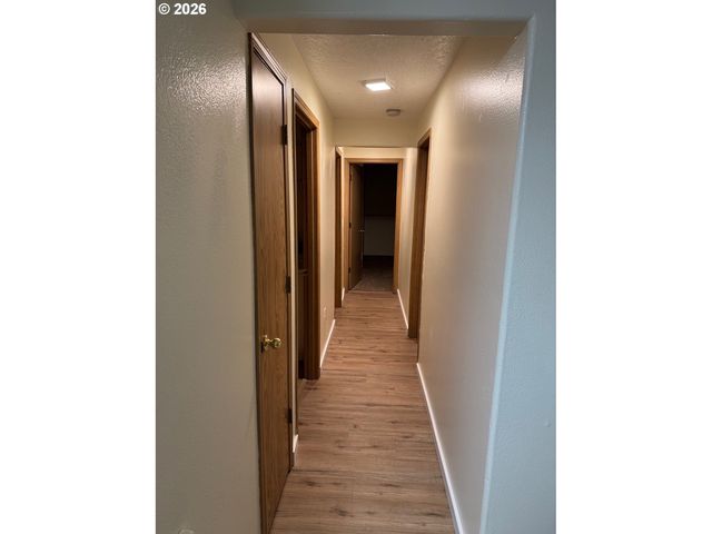 11722 Se ANKENY St, Portland, OR 97216