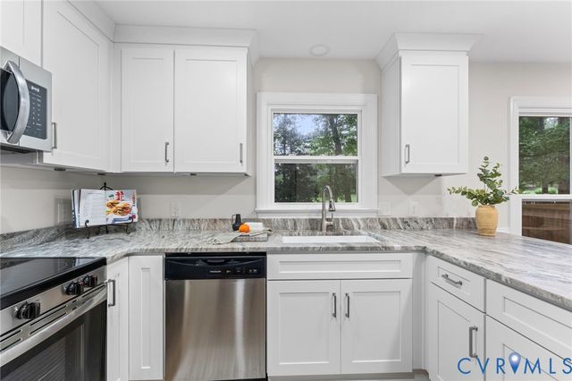 3129 Quail Hill Dr, Midlothian, VA 23112