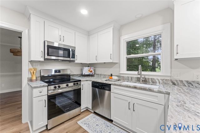 3129 Quail Hill Dr, Midlothian, VA 23112