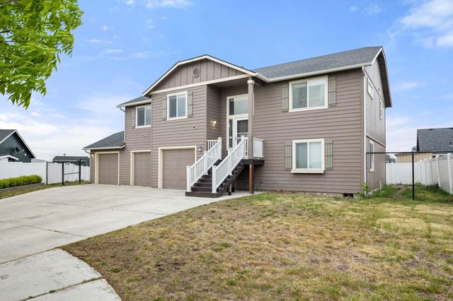 12417 W Pacific Ct, Airway Heights, WA 99001