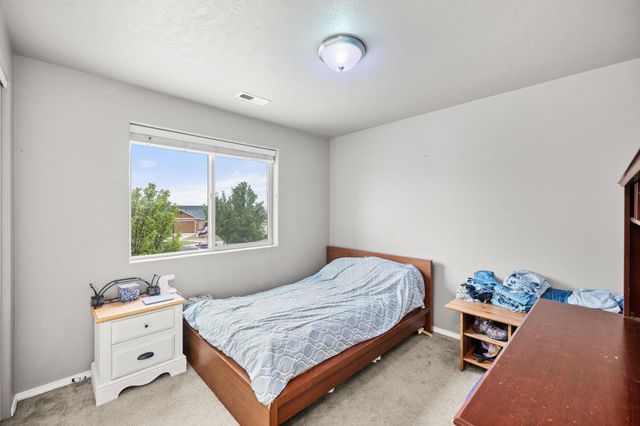 12417 W Pacific Ct, Airway Heights, WA 99001