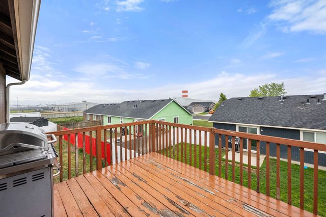 12417 W Pacific Ct, Airway Heights, WA 99001