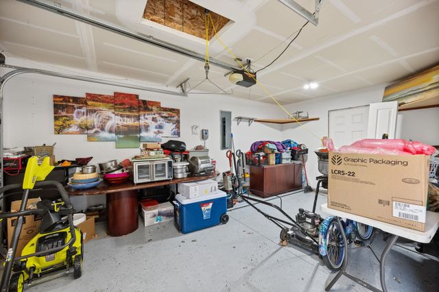 12417 W Pacific Ct, Airway Heights, WA 99001