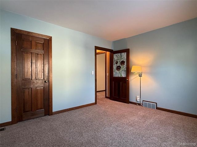 14955 Helen Street, Southgate, MI 48195