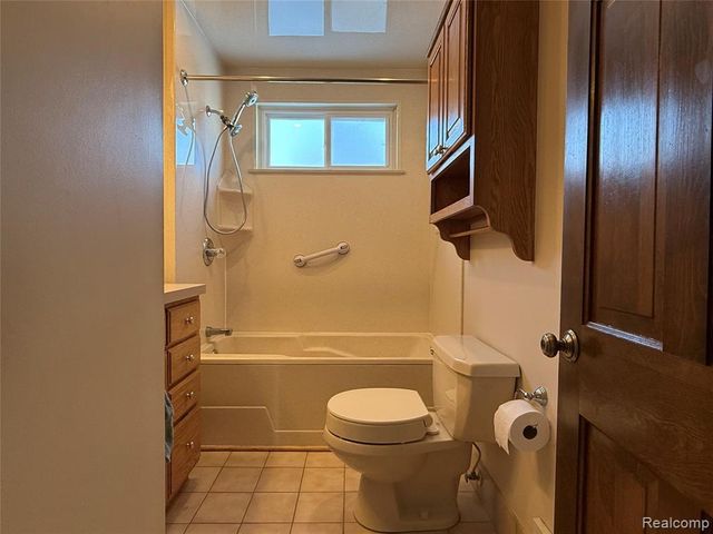 14955 Helen Street, Southgate, MI 48195