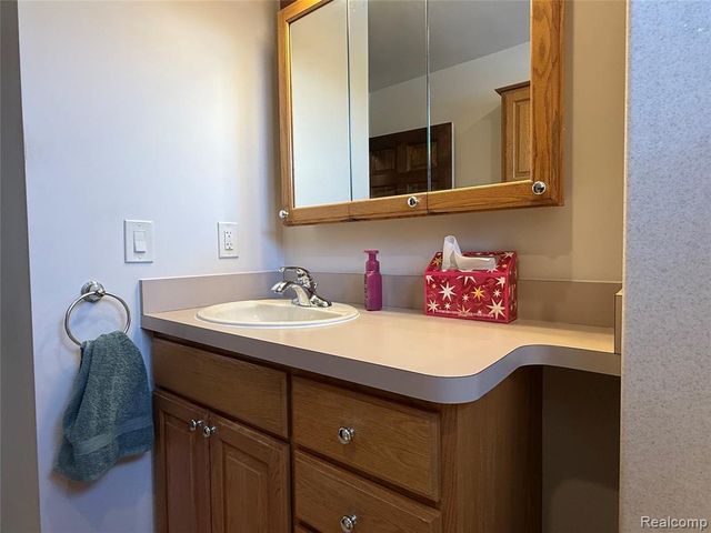 14955 Helen Street, Southgate, MI 48195