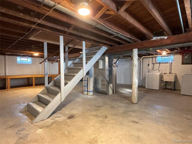 14955 Helen Street, Southgate, MI 48195