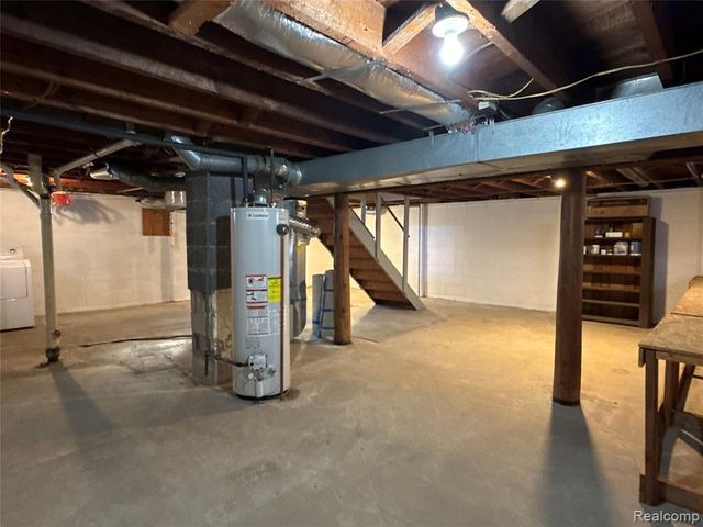 14955 Helen Street, Southgate, MI 48195