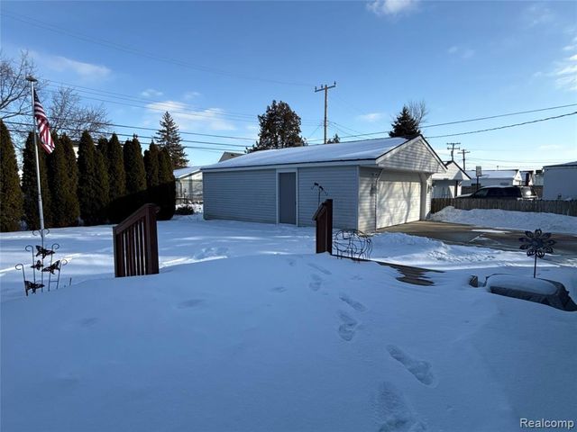 14955 Helen Street, Southgate, MI 48195