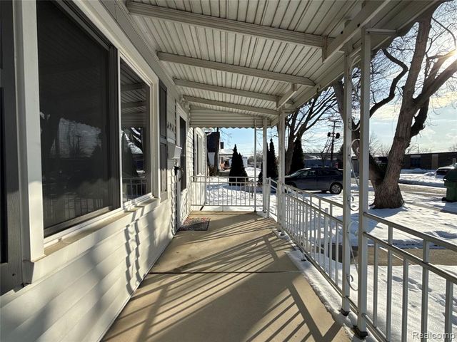 14955 Helen Street, Southgate, MI 48195