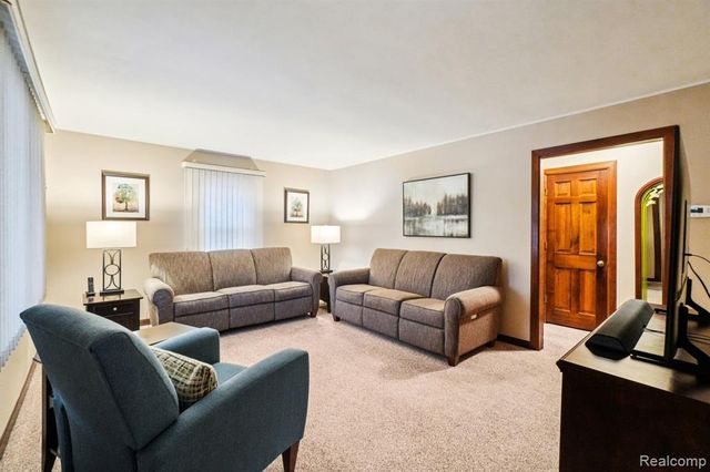 14955 Helen Street, Southgate, MI 48195