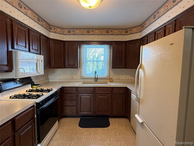 14955 Helen Street, Southgate, MI 48195