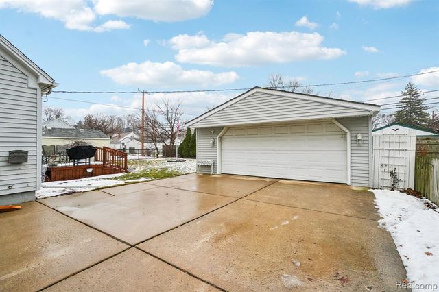 14955 Helen Street, Southgate, MI 48195
