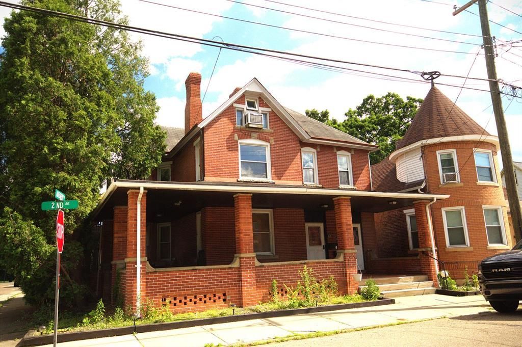 426 E 2nd Ave. AVENUE, Tarentum, PA 15084