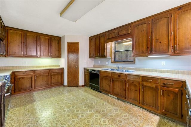 2513 N Carroll Court, Villa Rica, GA 30180