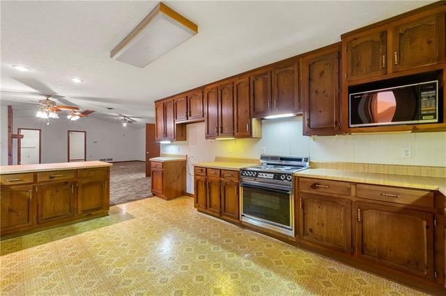 2513 N Carroll Court, Villa Rica, GA 30180