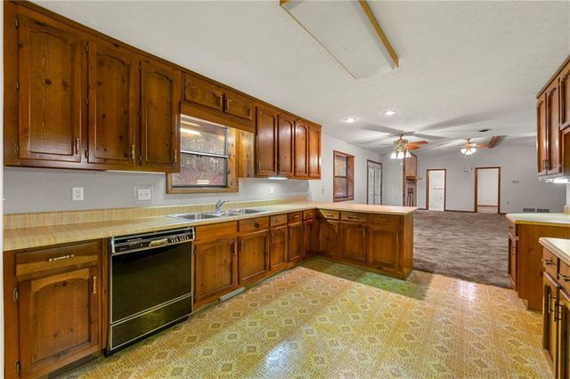 2513 N Carroll Court, Villa Rica, GA 30180