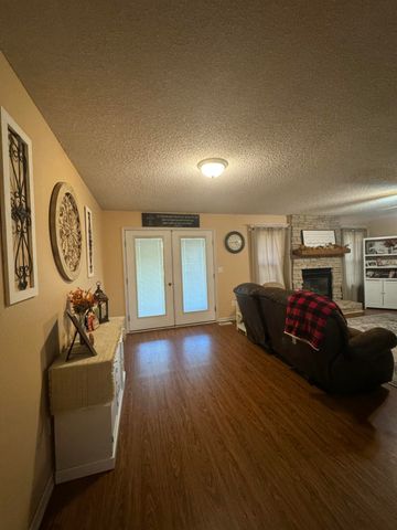 7812 Nadine Road, Houston, MO 65483