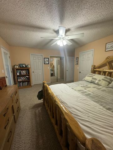 7812 Nadine Road, Houston, MO 65483