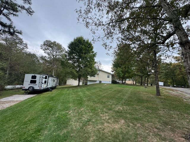 7812 Nadine Road, Houston, MO 65483