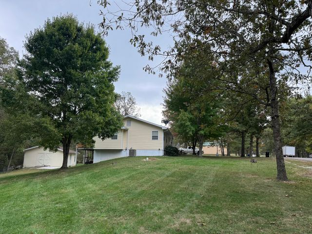 7812 Nadine Road, Houston, MO 65483