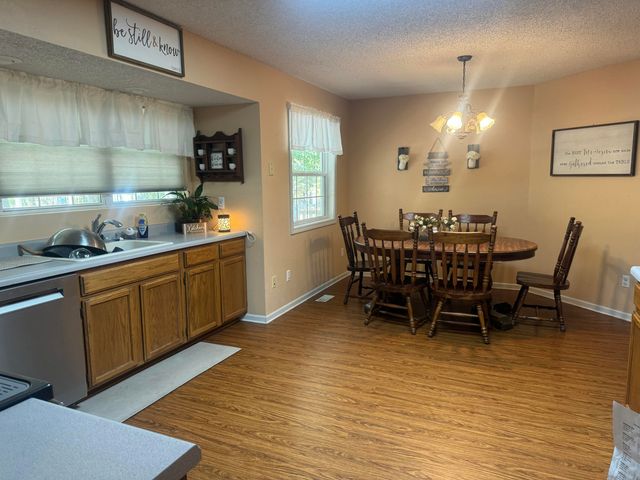 7812 Nadine Road, Houston, MO 65483