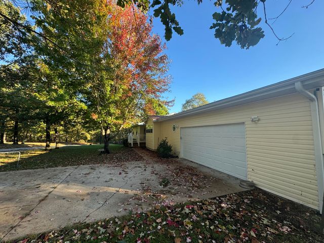 7812 Nadine Road, Houston, MO 65483