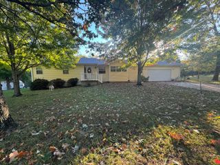 7812 Nadine Road, Houston, MO 65483