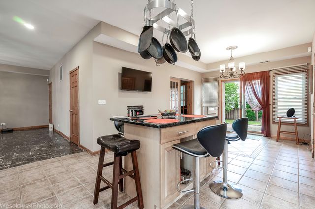 7305 W Foster Avenue, Harwood Heights, IL 60706