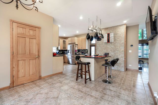 7305 W Foster Avenue, Harwood Heights, IL 60706