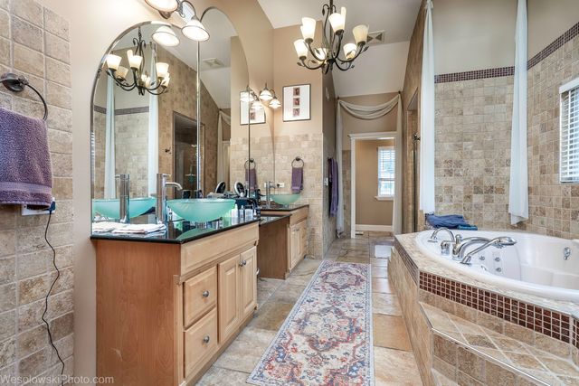7305 W Foster Avenue, Harwood Heights, IL 60706