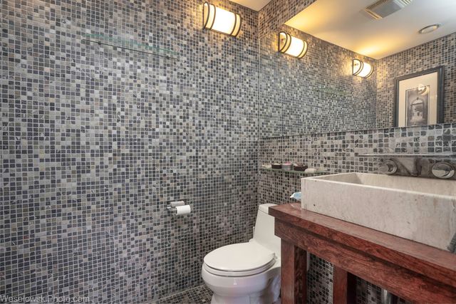 7305 W Foster Avenue, Harwood Heights, IL 60706